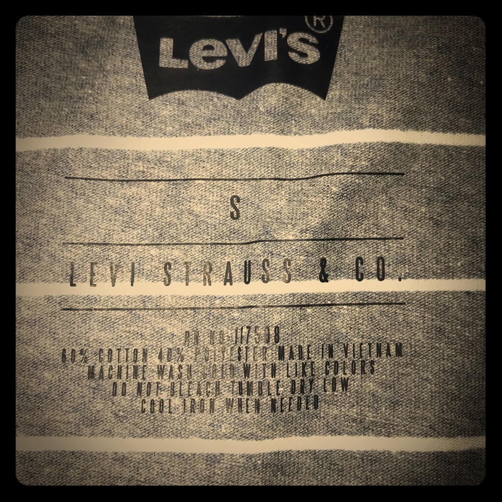NWT Levi’s T-Shirt